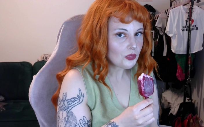 Bigtiddygoth: Ät glass asmr