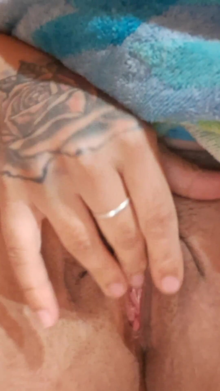 Noemileon: Chilská amatérská latina modelka s velkými prsy si hraje s...