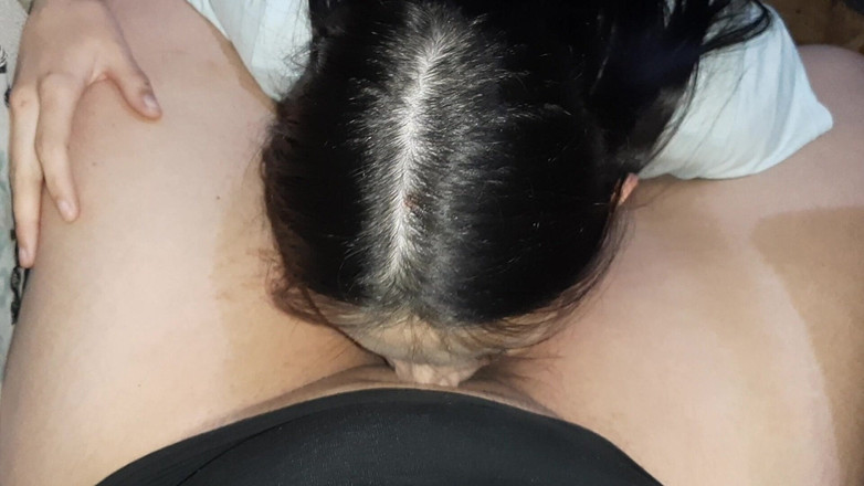 Lesbian-illusion: 与女服务员在水烟中舔阴 - 女同性恋幻觉