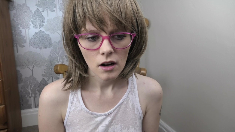 Sydney Harwin: Dumb stepsister