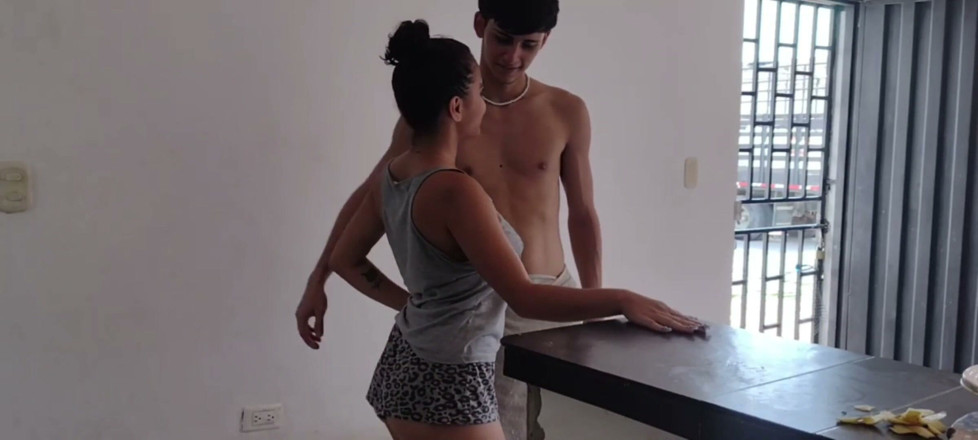 ValentinaHot10: เย็ดถ่ายเองกับลูกพี่ลูกน้องสาวผมสีน้ําตาลแดง, สาวละตินตูดใหญ่โดนพี่เลี้ยงเย็ด