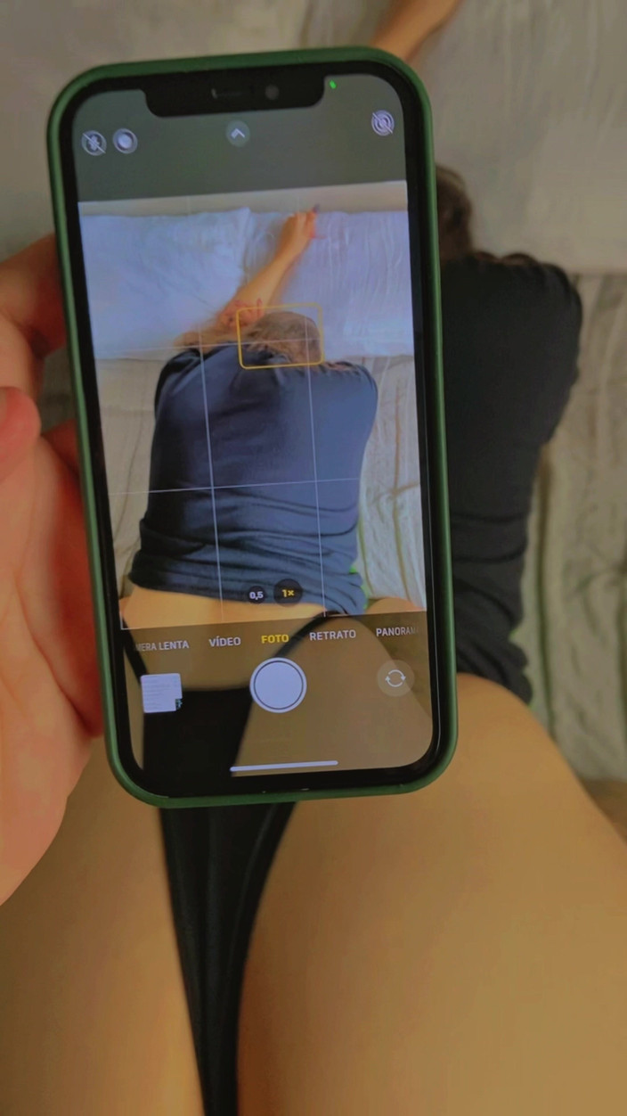 More Candy: Deliciosa morena latina gime de placer y termina con una...