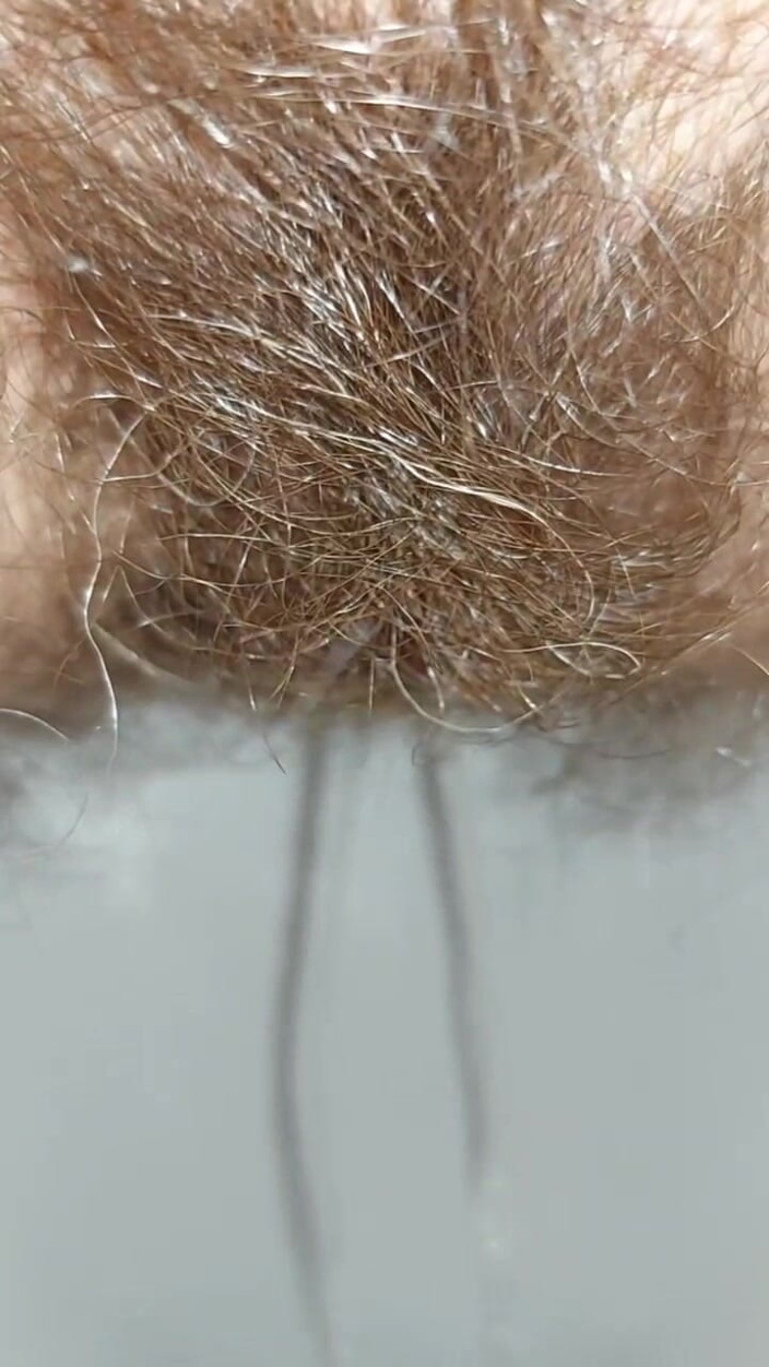 GinnaGg: Woman Pissing in the Toilet, Golden Shower, Hairy Pussy Pee