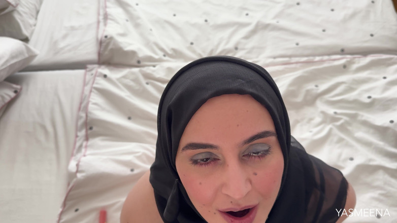 Yasmeena Ali: Tesettürlü kadın boşalmak için yalvarıyor