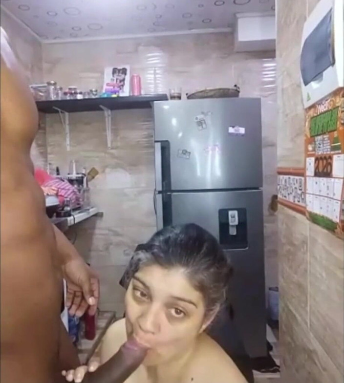 AnnyAndyelli: Hombre Latino Con Gran Pene Se Folla a Una Chica...