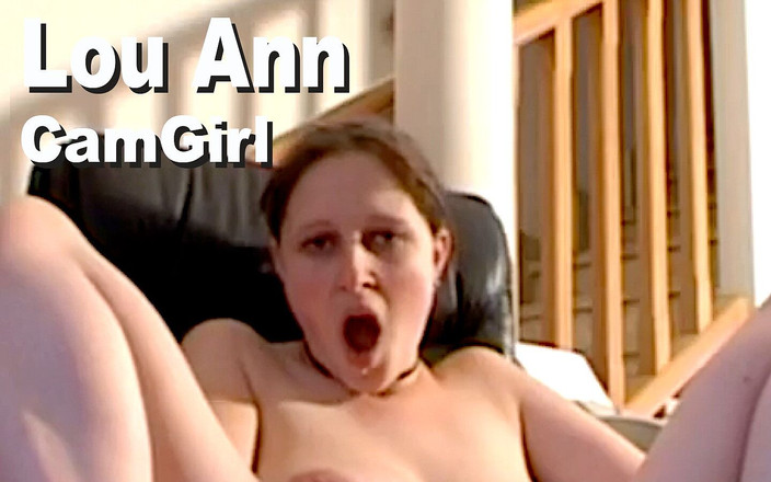 Edge Interactive Publishing: Lou Ann con vibrador rosa