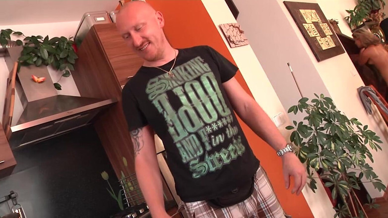 Muschi movie official: A mi hermosa esposa con cuerpo perfecto le gusta que...