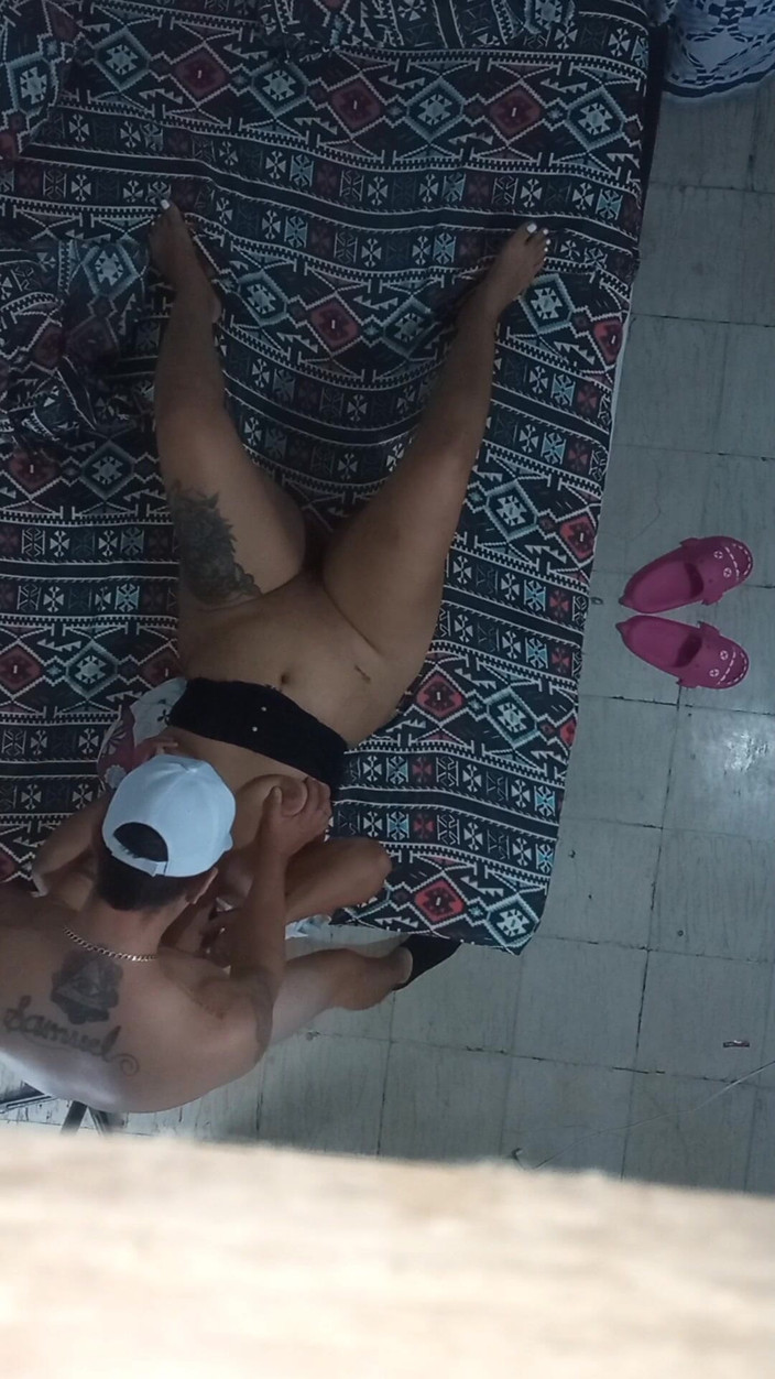 Monozion: Coppia casalinga interrazziale scopa come mi piace mia moglie