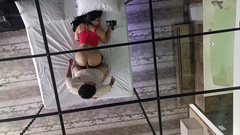 venusandzeus: 秘密のモーテルでのセックスが私を犯し、私の膣内に射精します