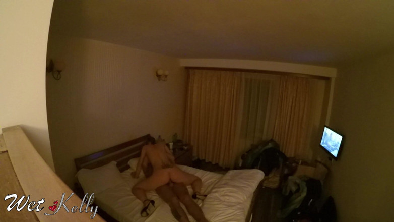 Wet Kelly: Hotel Sex with a Costumer