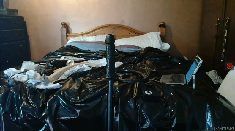 Jasmine Dlight - UK's most extreme anal porn star: Un primo trasmissione in diretta con un po'di allenamento anale...