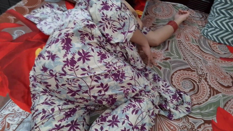 QueenbeautyQB: Village Piękna macocha seks z pasierbem w domu, Desi macocha...