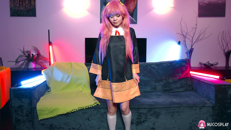 Nu Cosplay: Foxy Cute Anime Slut Rebecca Nikson memberikan dirinya orgasme dengan...