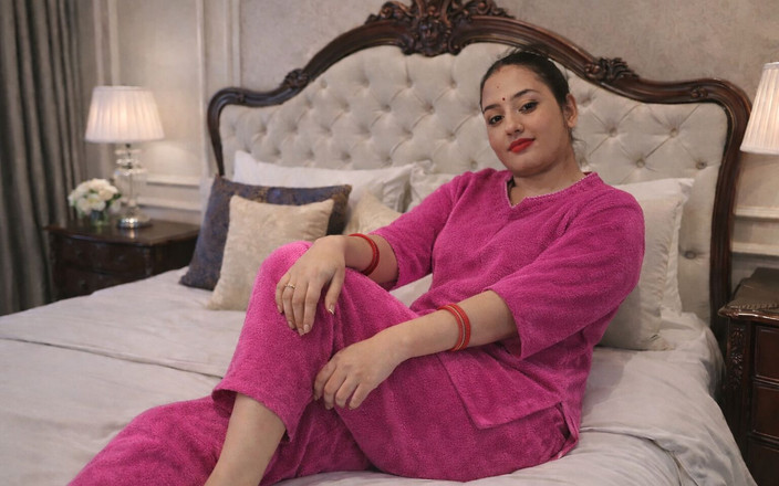 Khushboobhabi: Bhabhi Naha Kar Bahar Nikli Padosi Ne Dekh Kar Gar...