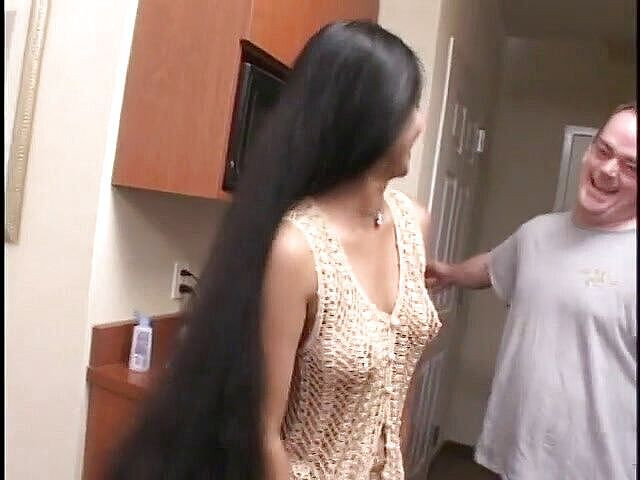 Hot Sex Party: Indisk stor röv och hårig fitta tik får två stora...