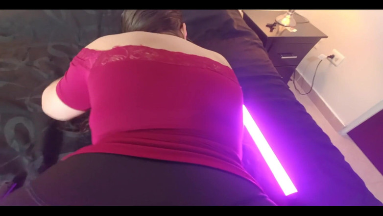 Valery Saenz xxx: Nejlepší přítel mého manžela mě šuká, dokud nebudu naplněná spermatem