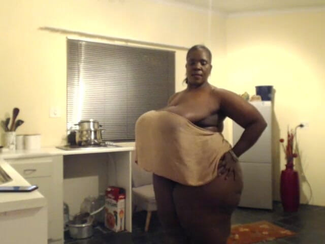 Legendary Booty Overdose: Černá ssbbw milfka plácá velký tlustý šťavnatý zadek