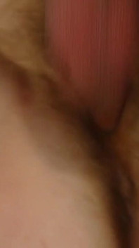Sexy MILF bekommt muschi nass und hart gefickt und abspritzen
