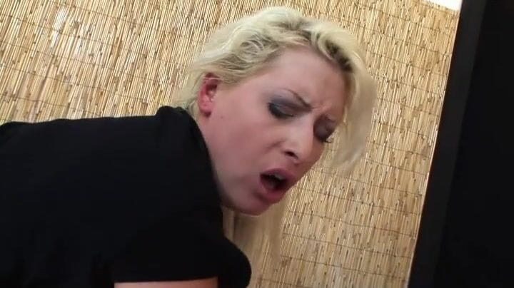 Cryptostudios: Sesso a tre appassionato in palestra con ragazze gnocca