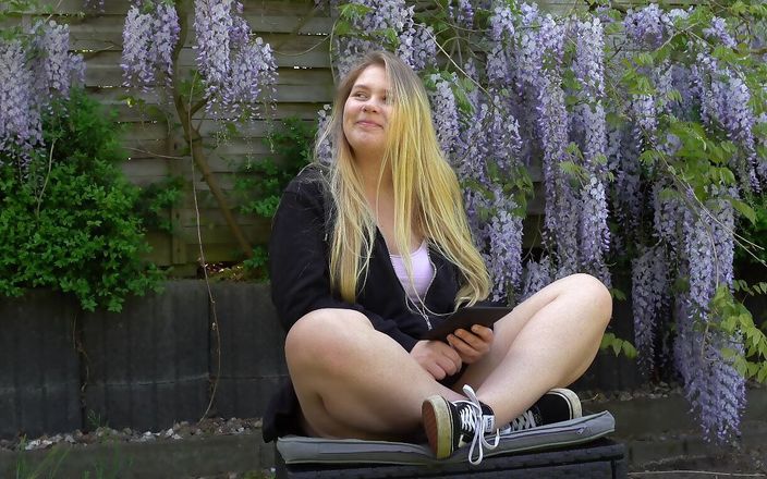 Maja Meer: Hard fuck in the garden after reading sex book!