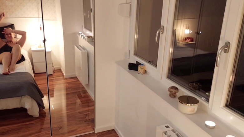 Selena701: Reife Blonde Ehefrau Genießt Sex Halb Nackt