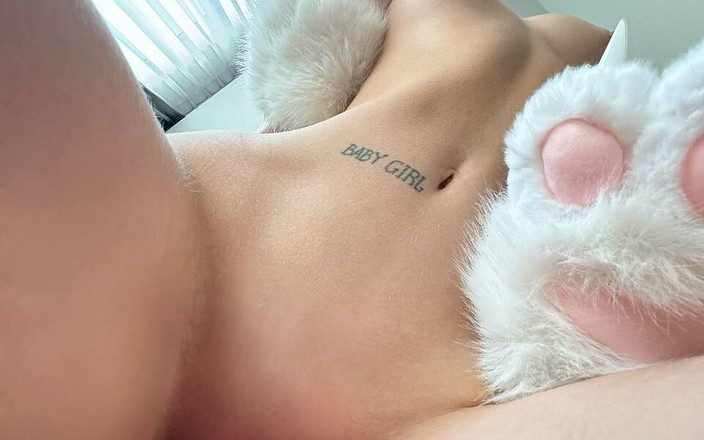 Arina Fox: Моя подруга квадробер! Анальная игрушка, вагинальный секс