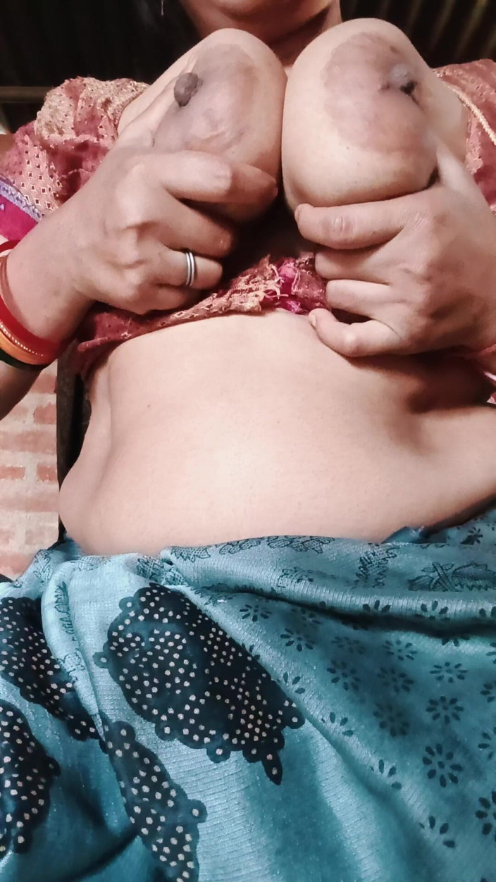 Soni sk: Une femme au foyer deshi éjacule sur sa chatte sexy et étroite