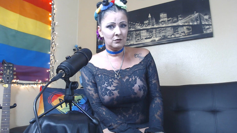 Abby Anna: ASMR POV Domineras av rökning gudinna