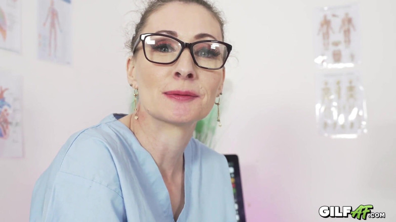 Gilf AF: Skinny Nurse GILF Scarlet Louse Wanted a Creampie