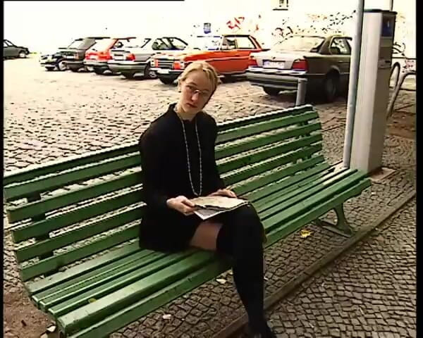 YOUR FIRST PORN: Seltsame, Rothaarige Pissmuschi - Weird Redhead Piss Pussy