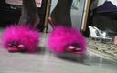 Solo Austria: Putri kulit hitam lagi asik mainin sepatunya