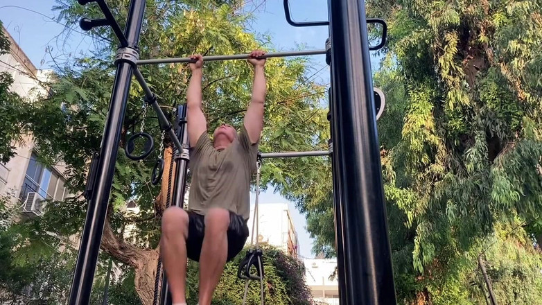 Alex Igogo: 自分を奮い立たせてオナニーするよ。