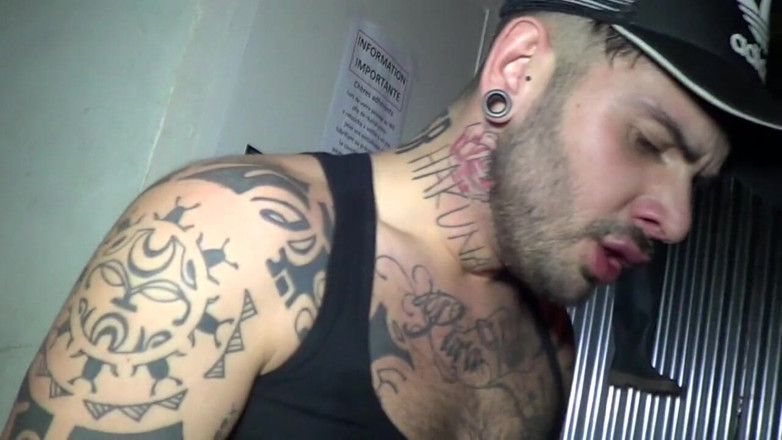 STRAIGHT BOY CURIOUS: The French Slut Leo senthy fucked by the pornstar Aday...