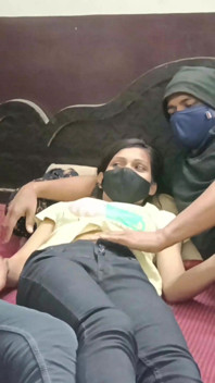 Seks threesome bareng dua saudara tiri xxx - seks threesome hot bareng dua saudara tiri india