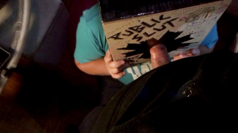 Glowfox Productions: Gloryhole fag obsługuje grubego kutasa