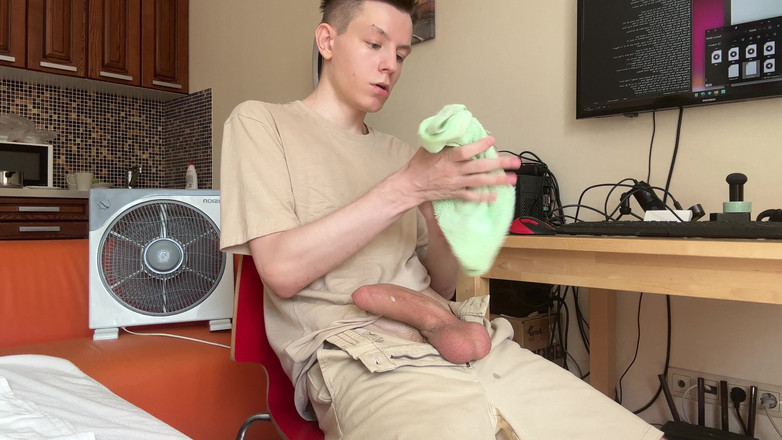 Morflot24: 经理不会开心的。远程员工 evgeny 再次撸管！