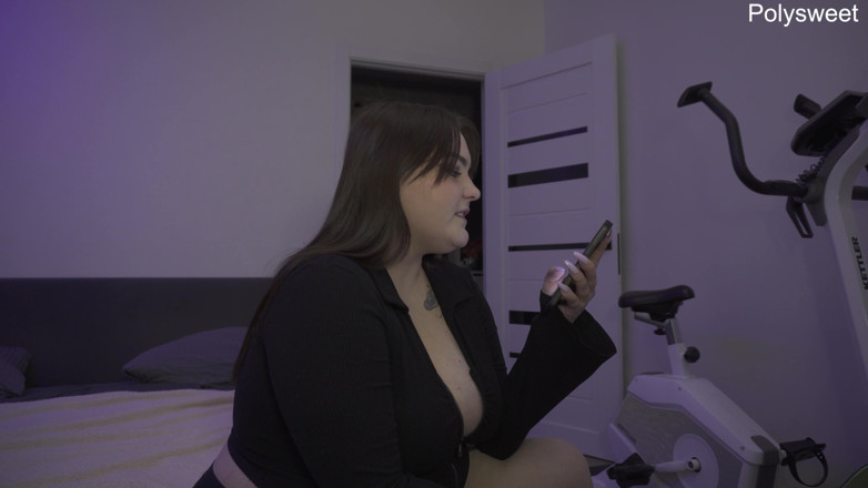 Polly Sweet: Cerita porno: Selama seks anal kedua dalam hidupnya, dia mengalir...