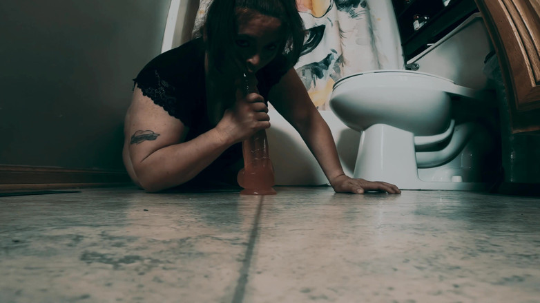 SexyNEBBW: Badezimmer-dildo