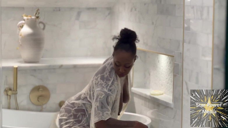 Star Power Media: Sultry Soak: Niegrzeczny Bath Giana złośliwiec