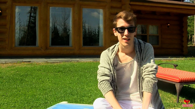 Phoenixxx: Menikmati Pemandangan Dengan Sasha Seksi