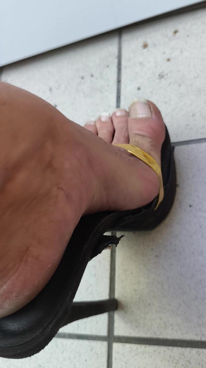 Mutsakin: High Heels