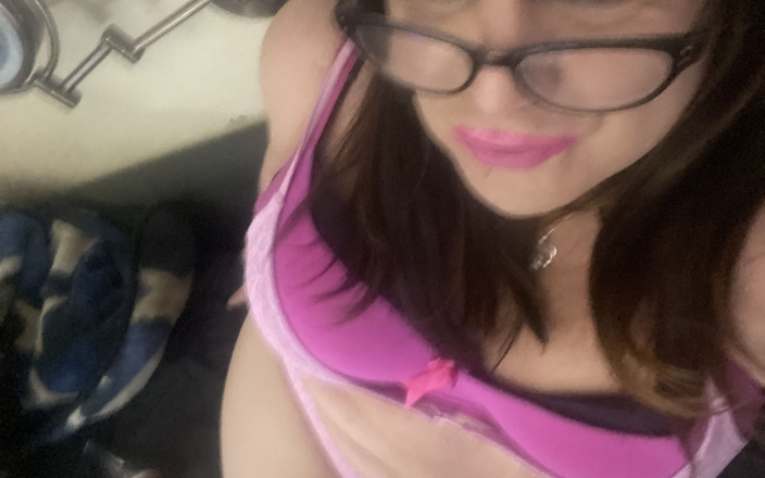 Krissy Sweets: Kompilasi obrolan mesum si seksi crossdresser krissy sweets