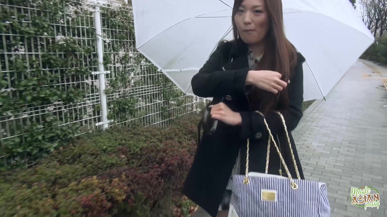 Magic Asian Pussy: Another Stupid Rainy Day Got Much Better When She Sucked...