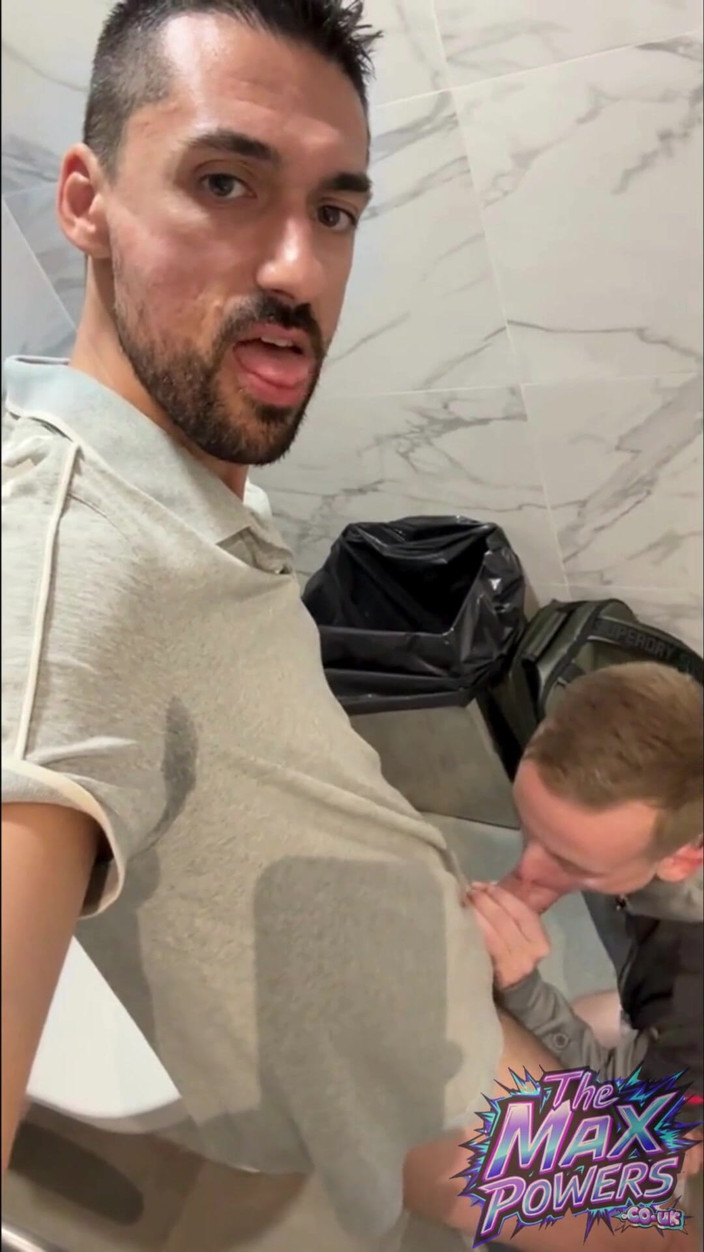 The Max Powers: Liam Harding и Max Powers трахаются в публичных туалетах