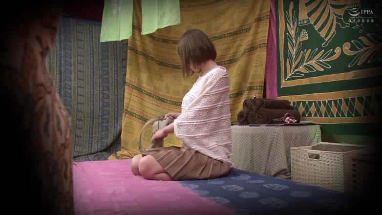 Raptor Inc: Заміжні жінки наповнені кремпаєм злими руками під час масажу - 14