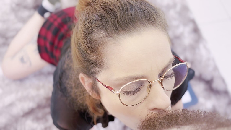 Auroraw: Blowjob on the Teacher