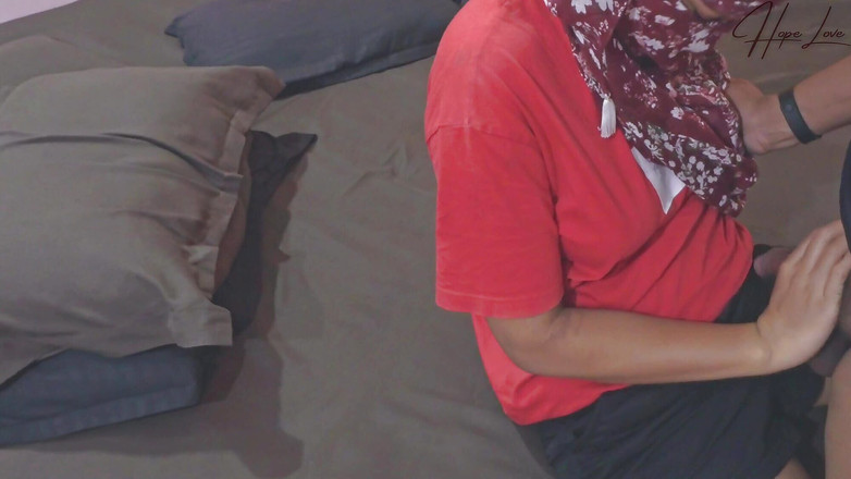 Hope Love: Pokojówka pozwala mistrzowi uwolnić stres, kiedy tylko musi