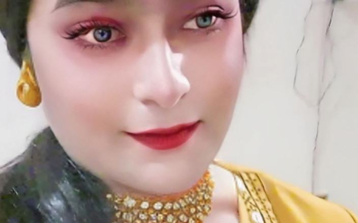 Mohni9: Sexy Mohni Shemale Lahanga Choli Desi Video od Mohni9