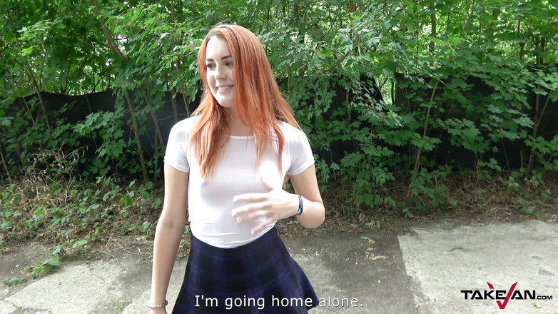 Melone Challenge: Si rambut merah dikongkek di tempat duduk belakang dalam van...