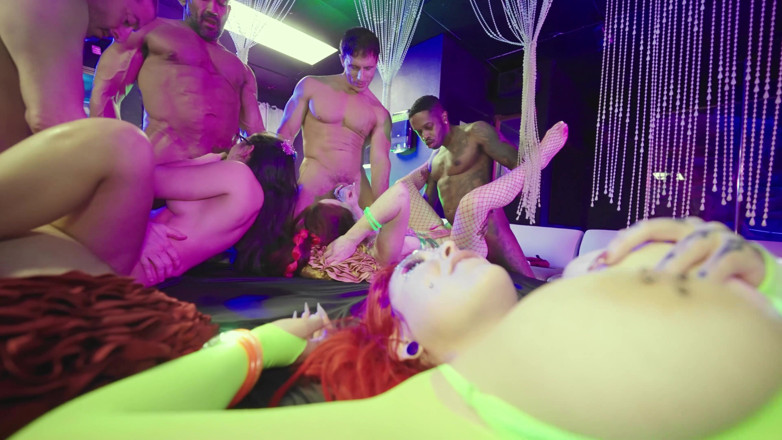 Dom Cruise: Rave Girl Orgy